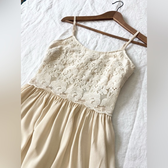 Alythea Lace Cutout Cream Dress - Picture 11 of 15